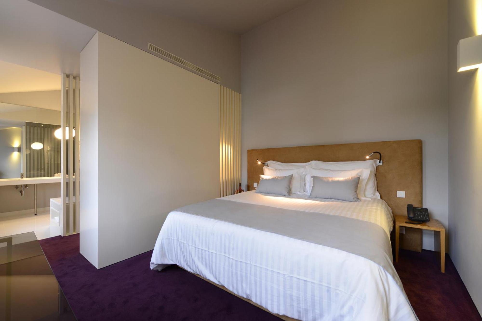 Deluxe Double Room,701660782:JPEG