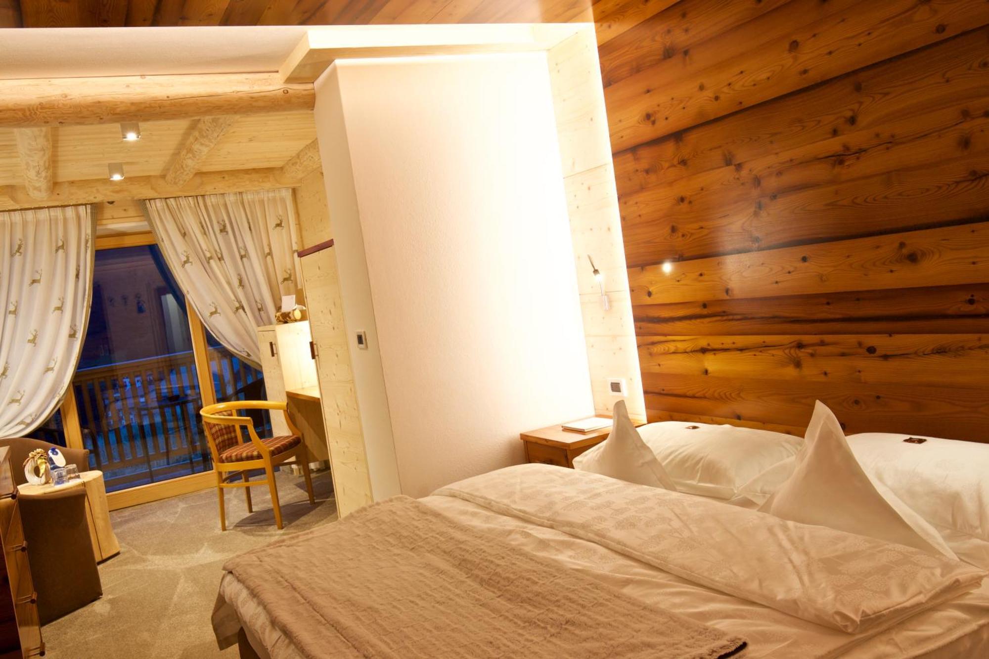Standard Double or Twin Room,701804020:JPEG