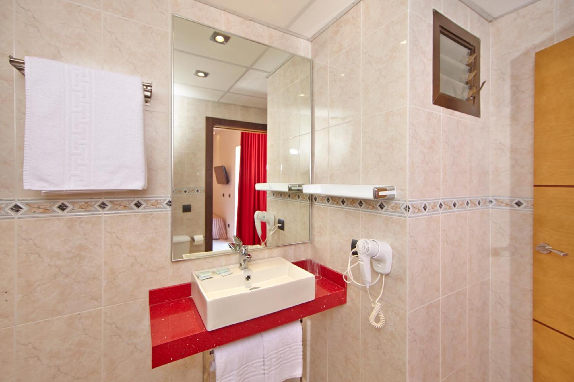 Double or Twin Room,786279162:JPEG