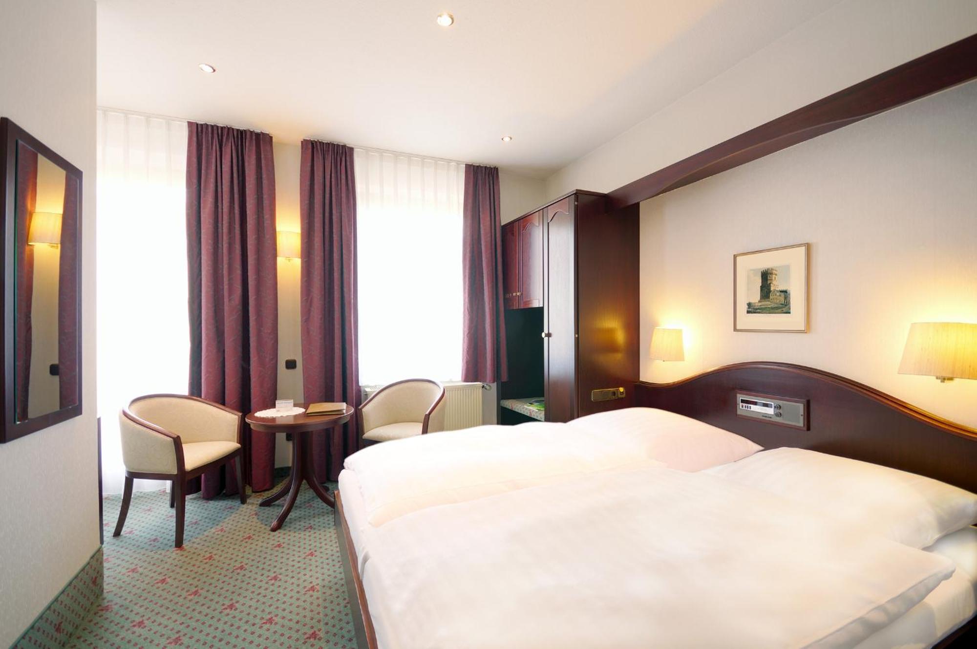Double Room,702452374:JPEG