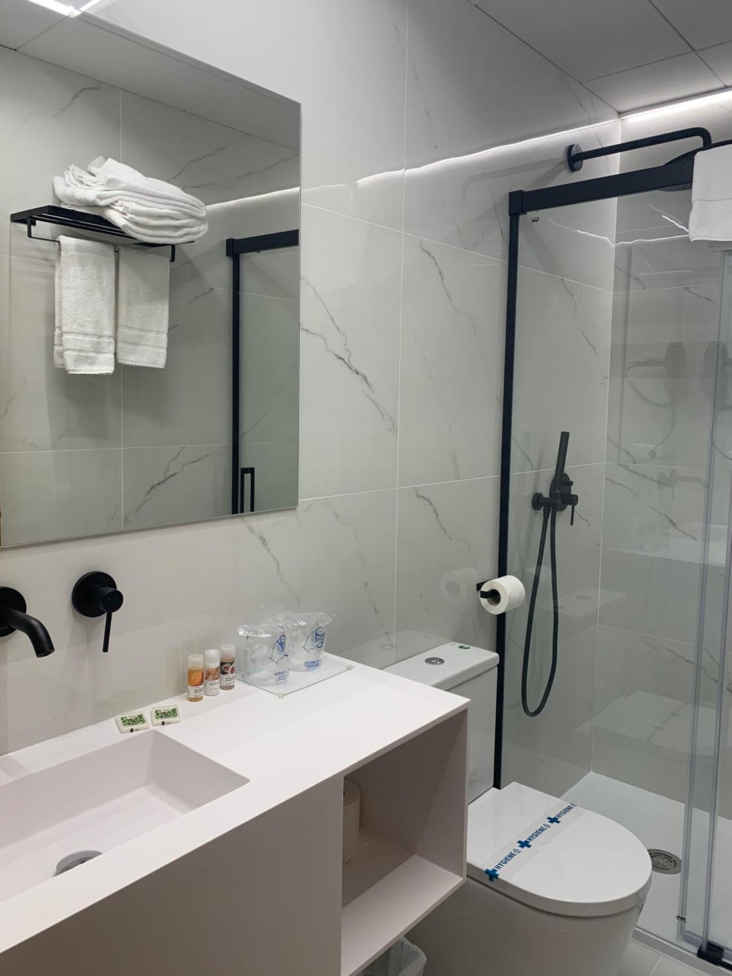 Standard Double Room,983067610:JPEG