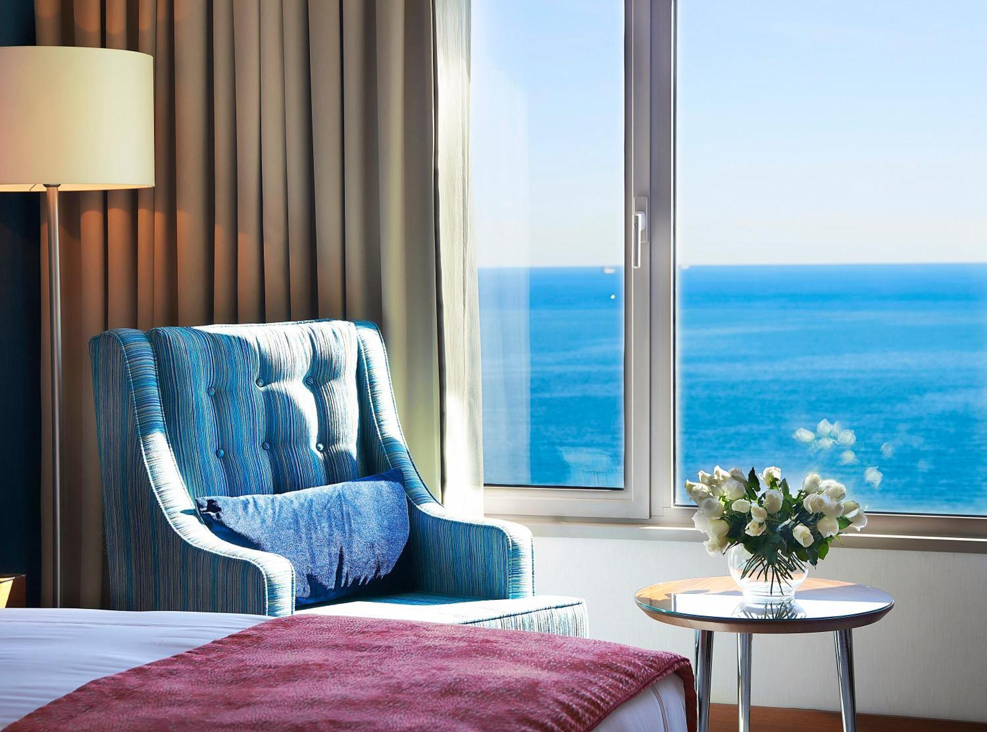 Superior King Room Sea View
