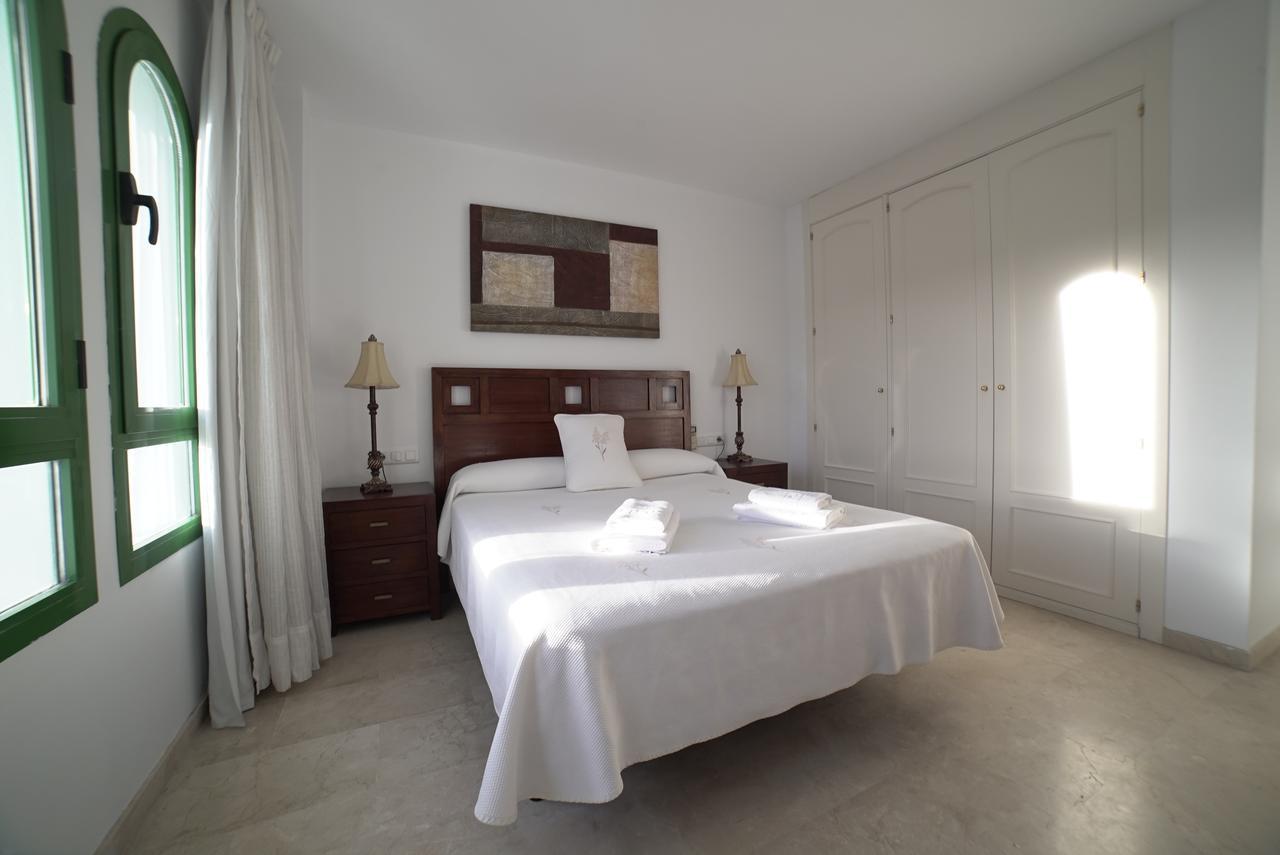 One-Bedroom Apartment,716949463:JPEG