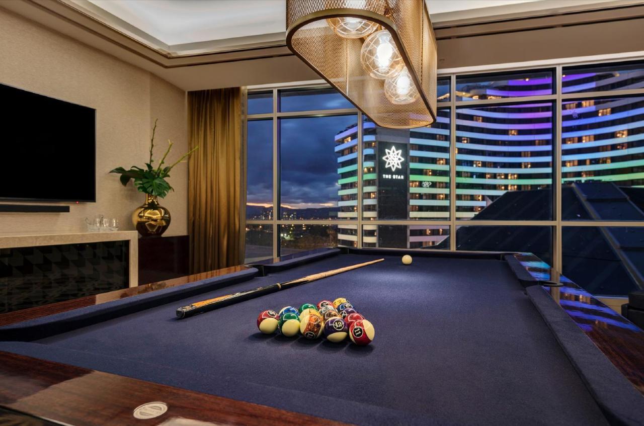 Deluxe Penthouse Suite Billiard Room