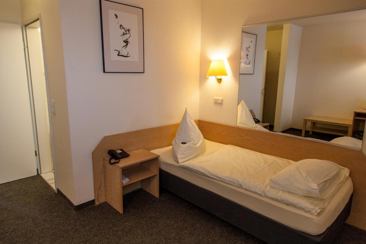 Economy Single Room,750700589:JPEG