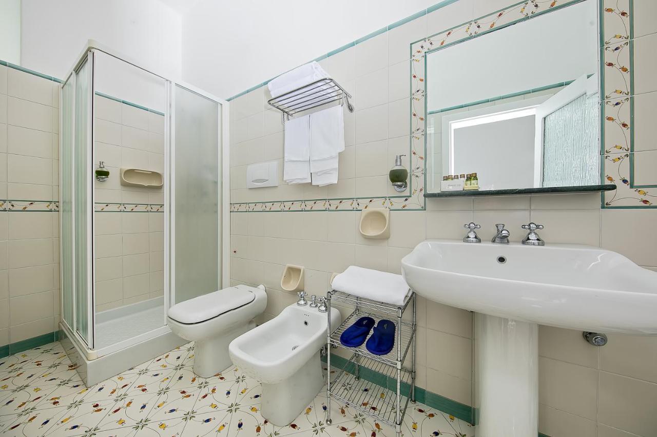 Economy Double Room Without View,1216023937:JPEG