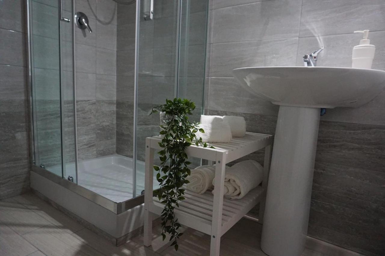 Camera Matrimoniale con Bagno Privato