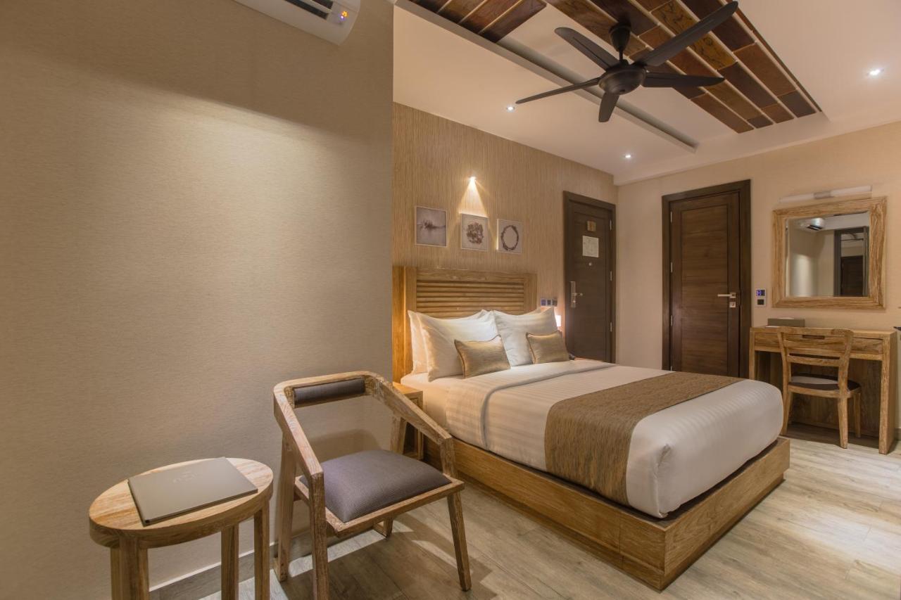 Super Deluxe Double Ocean View Balcony Return Airport Transfer