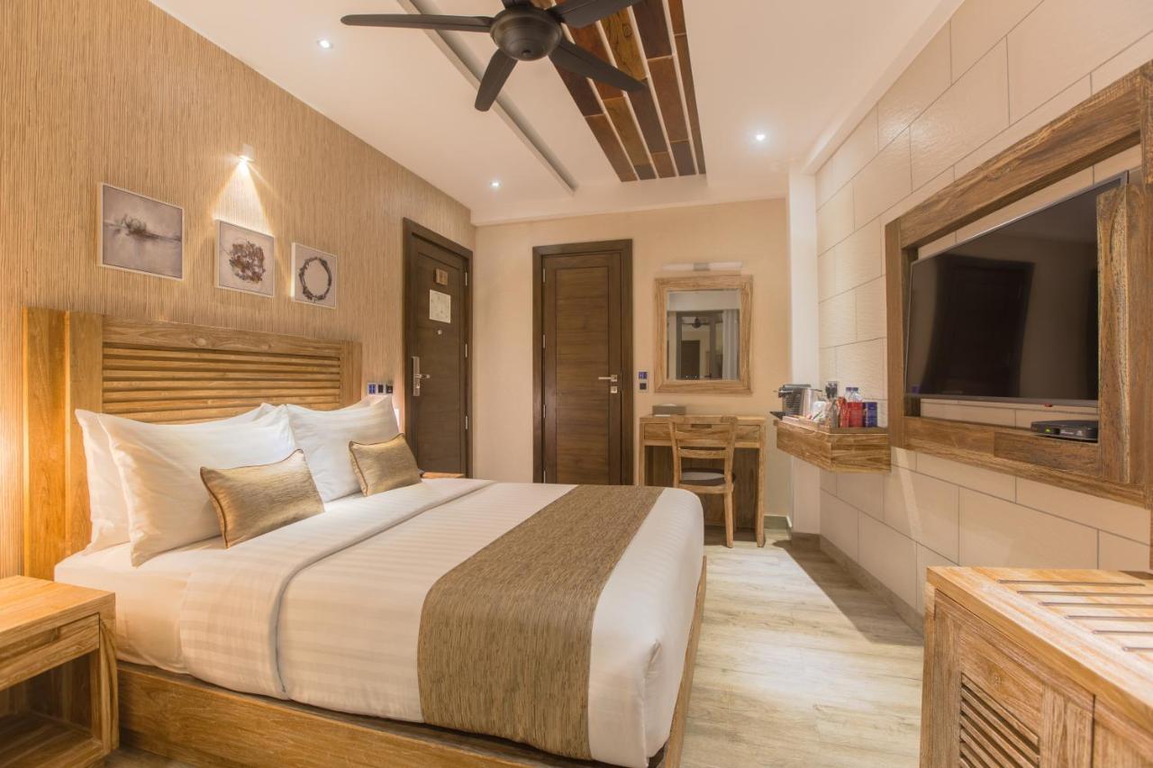 Super Deluxe Double Ocean View Balcony Return Airport Transfer