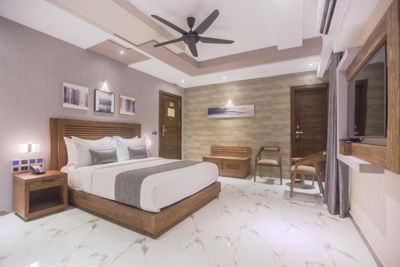 Samann Suite Balcony Return Airport Transfer
