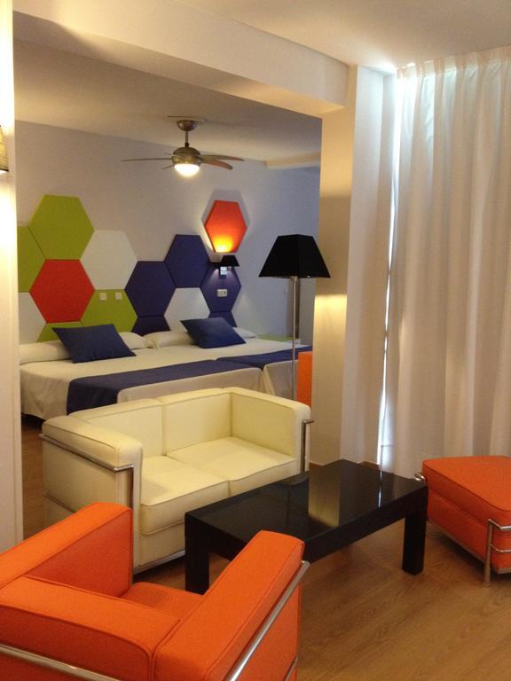 Chambre Double ou Lits Jumeaux (2 Adultes + 1 Enfant)