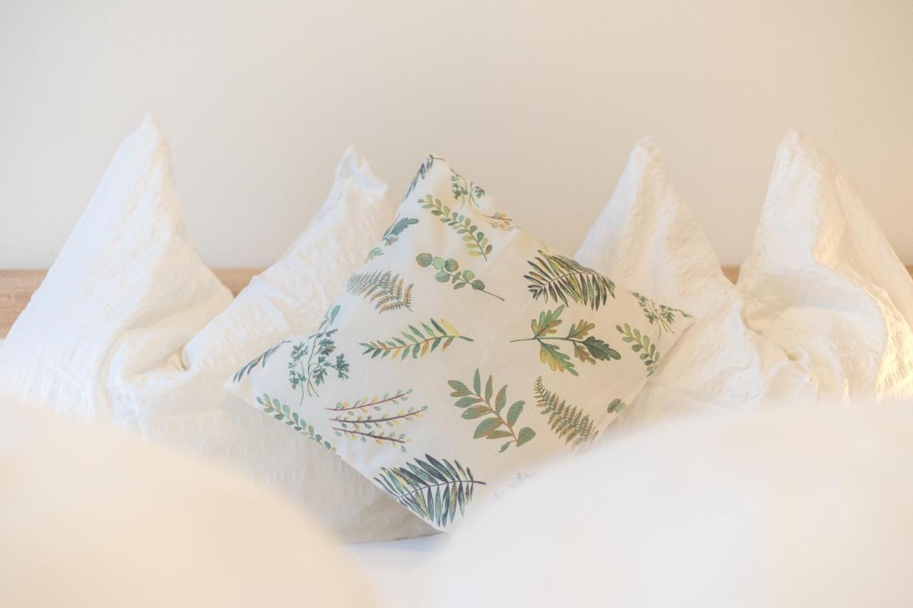 Apartment with Mountain View,893573311:JPEG