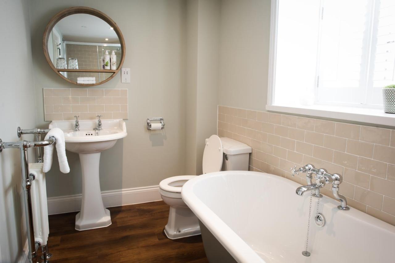 Deluxe King Suite