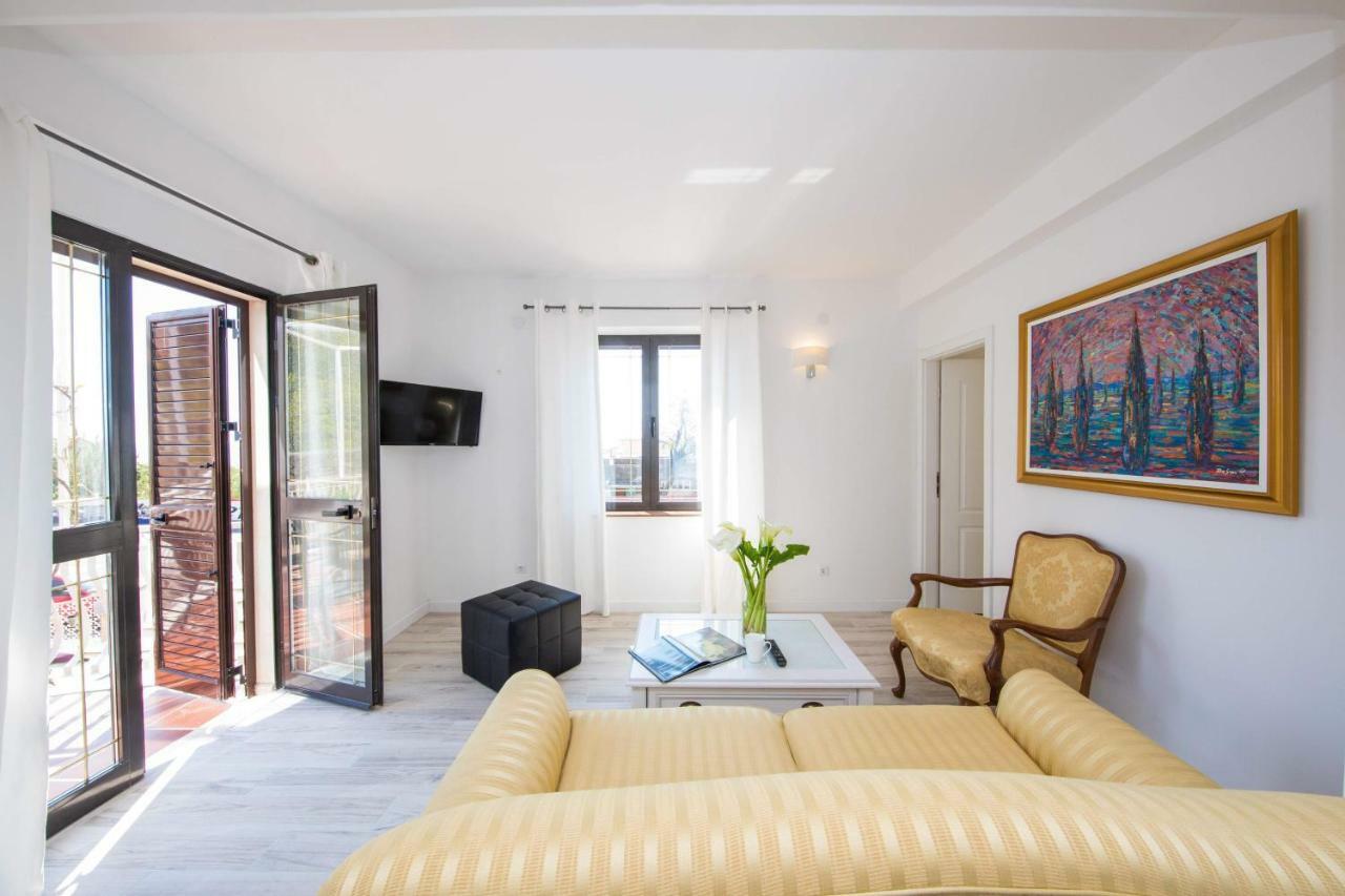 Two-Bedroom Suite Terrace,778794753:JPEG