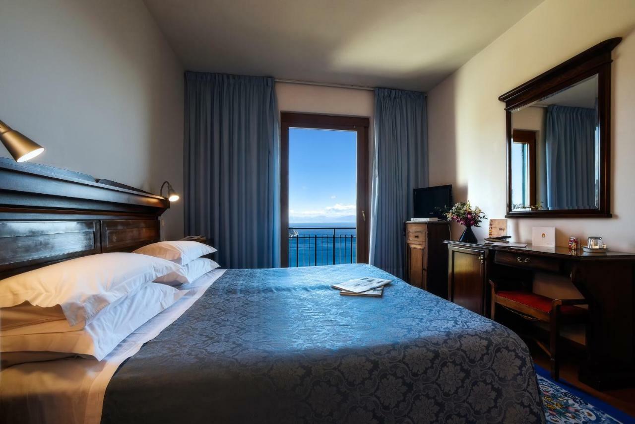 Quarto Standard com Cama de Casal ou 2 de Solteiro