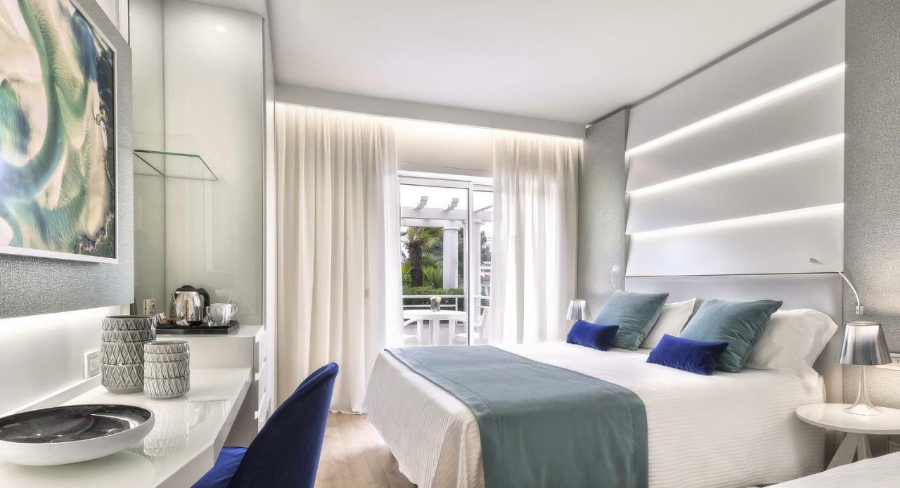 Camera Luxury Vista Mare con Divano Letto