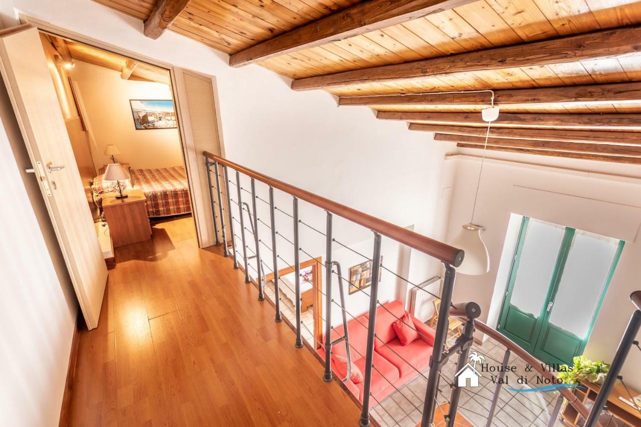 Standard Double Room,783883599:JPEG