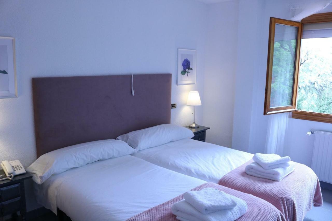 Twin Room,796749789:JPEG