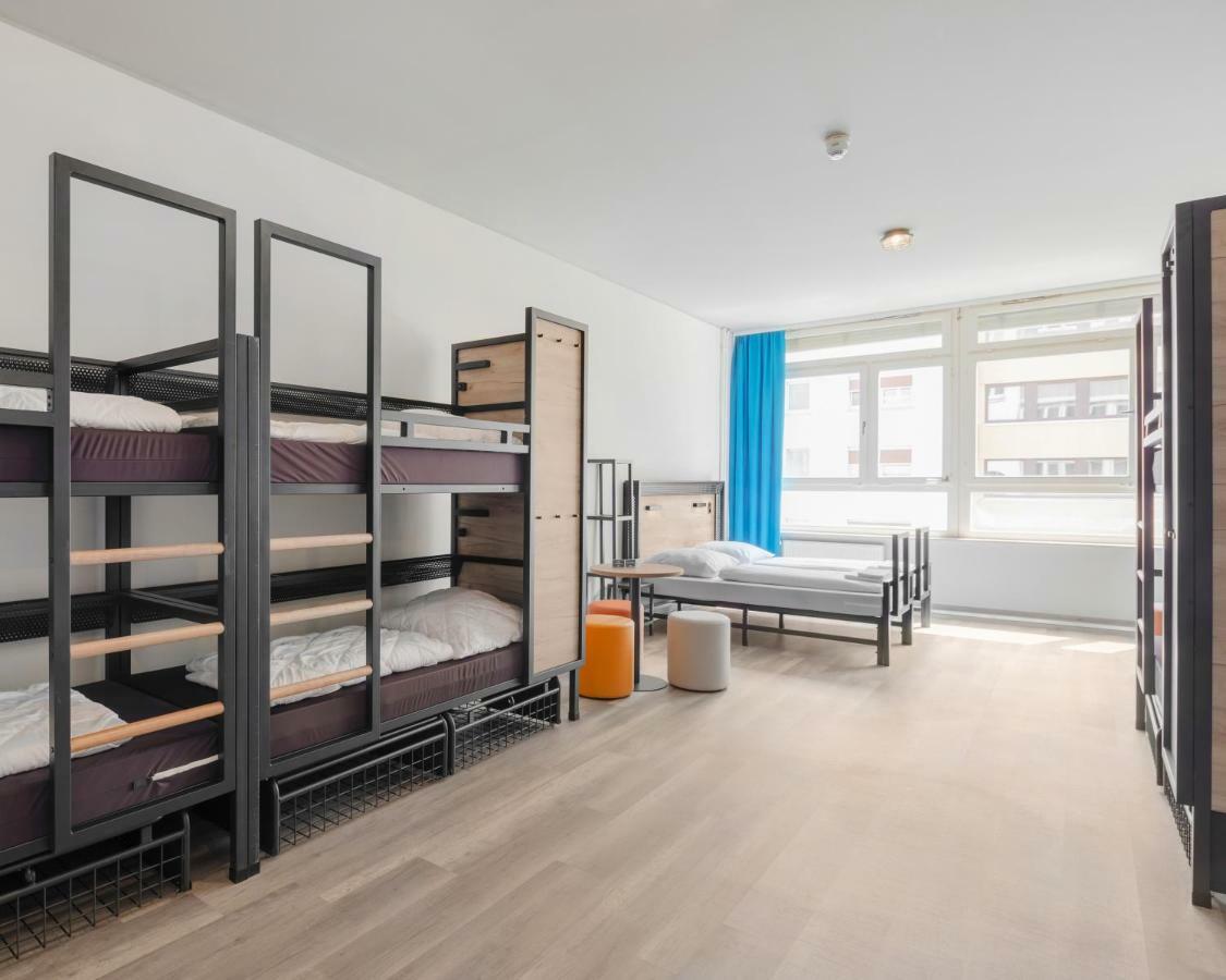 Bed in een Slaapzaal met 8 Bedden