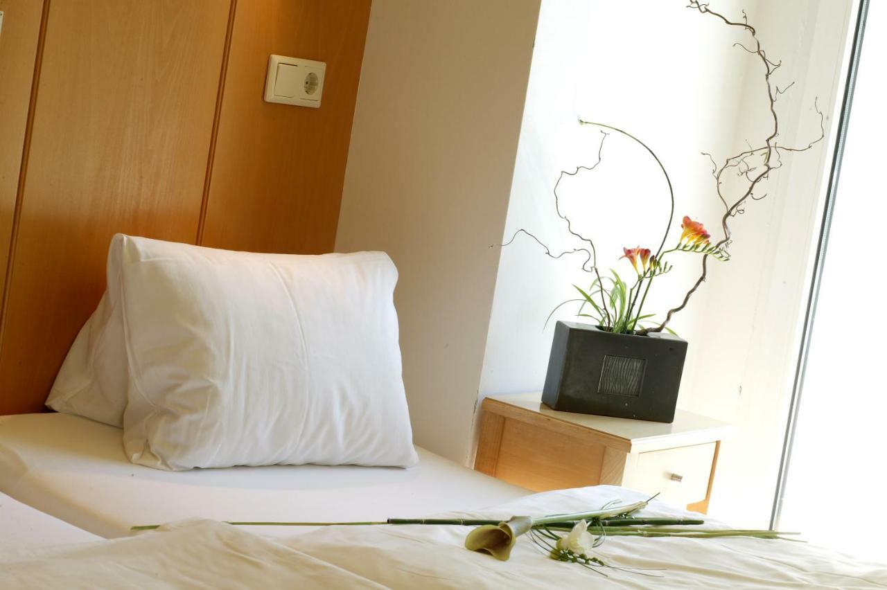Double Room,1353480556:JPEG