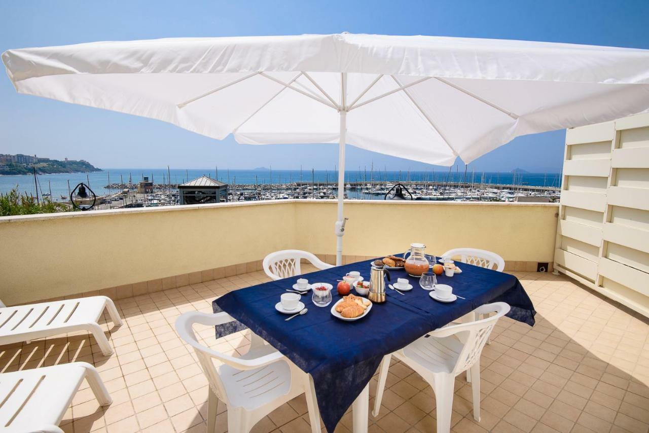 Appartamento con 2 Camere da Letto - Fronte Mare