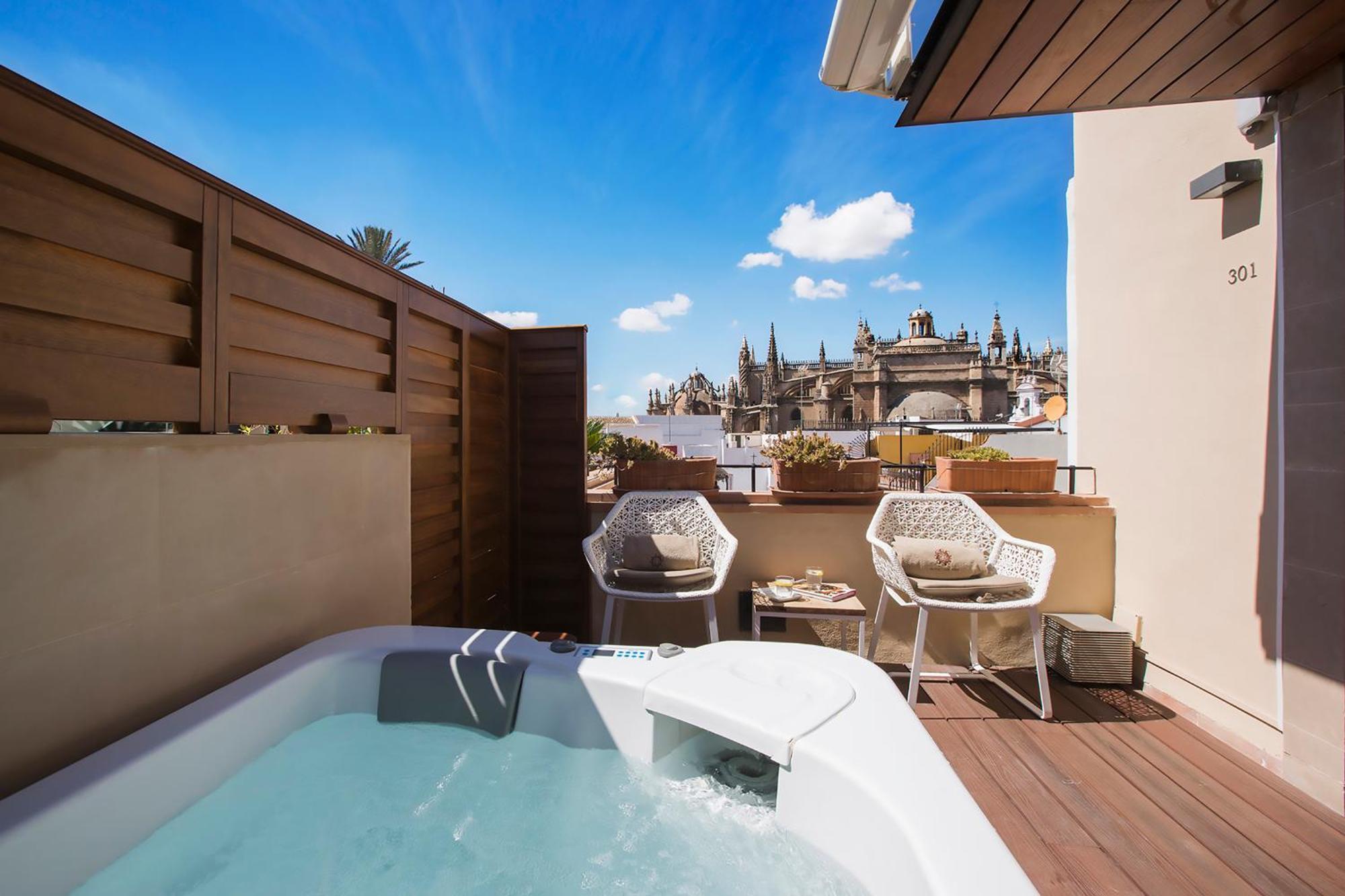 Deluxe Room with Terrace and Jacuzzi®,820404191:JPEG