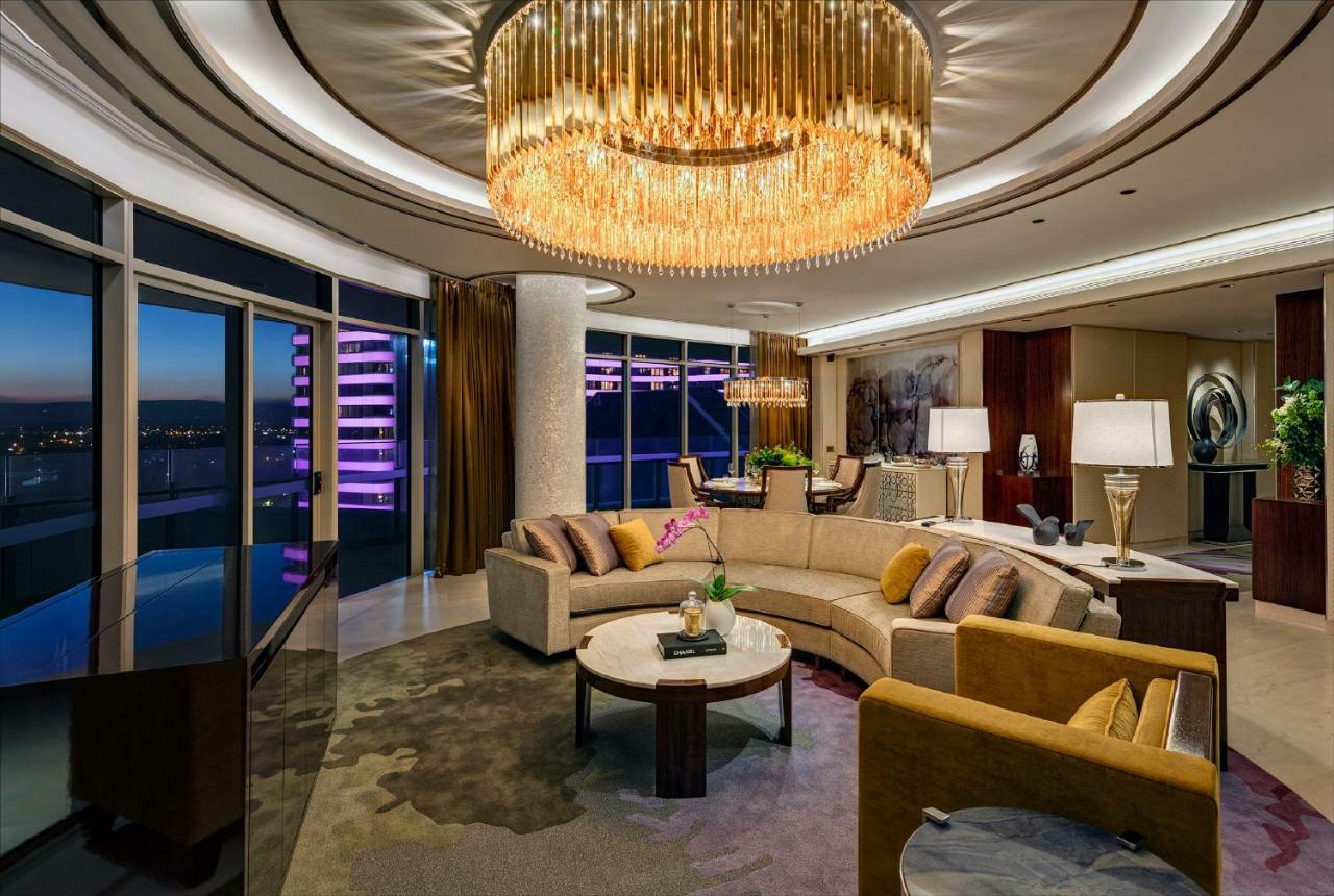 Penthouse Suite