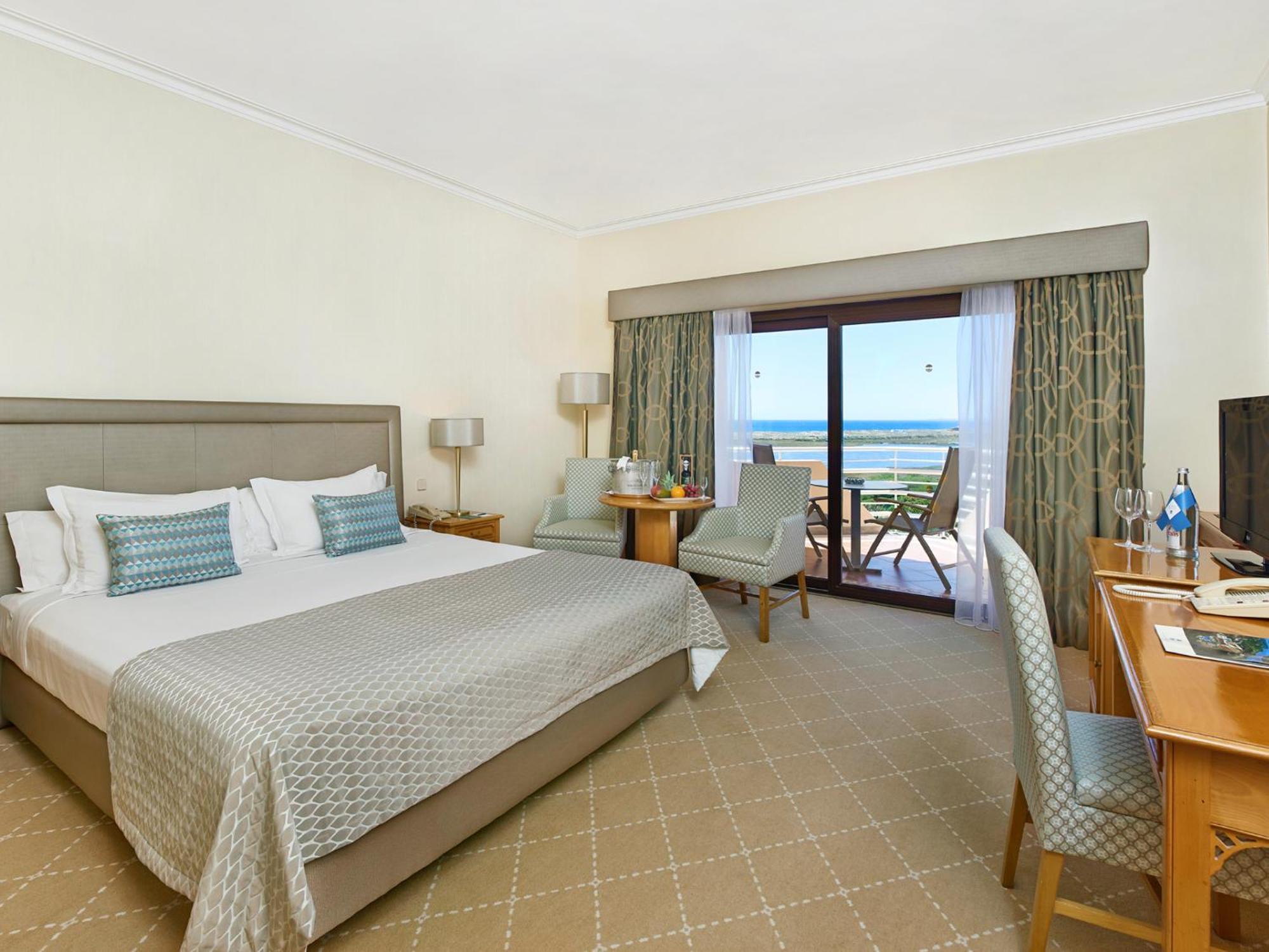 Double or Twin Room with Garden View - Lagoon Wing