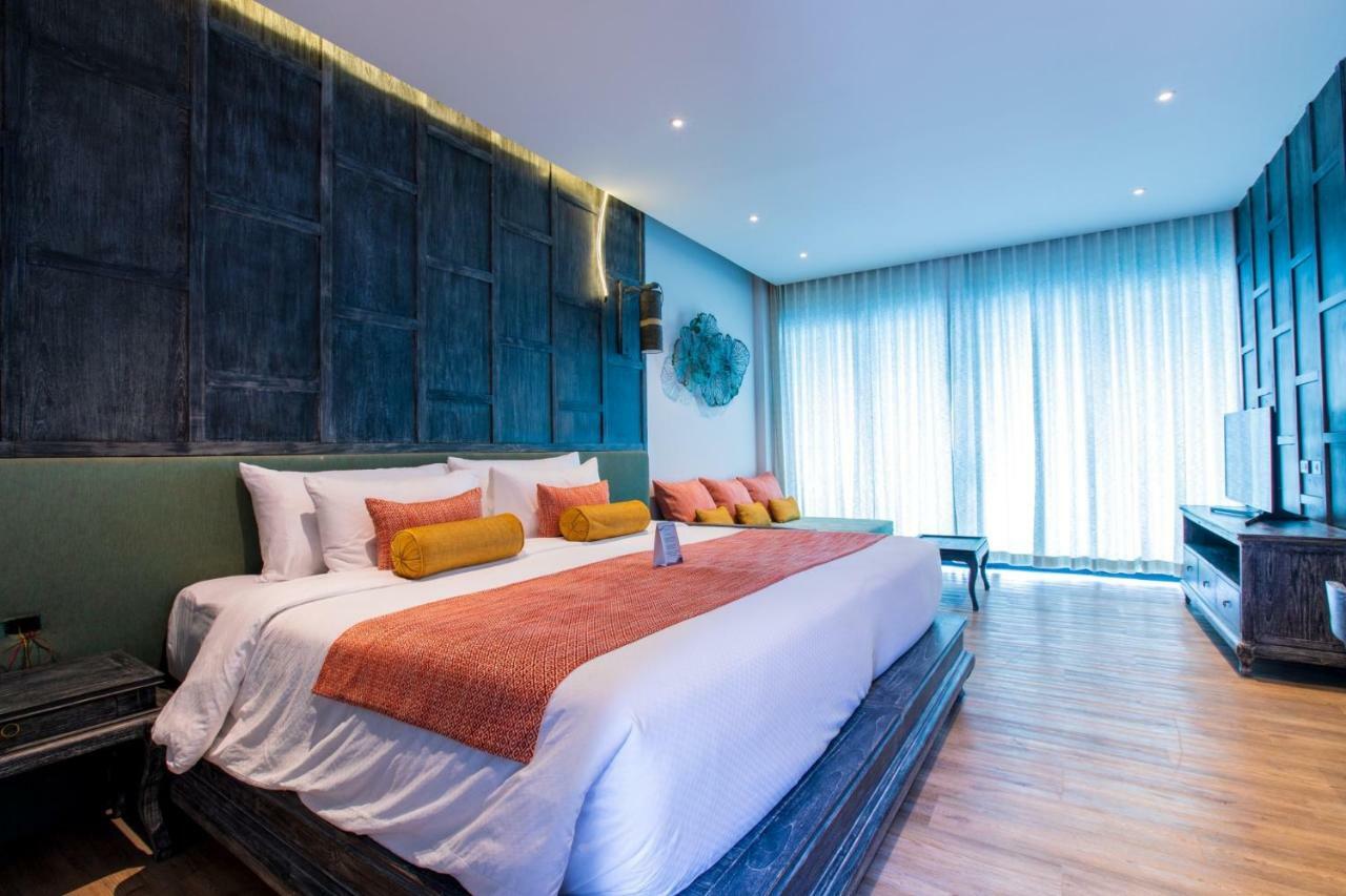 Deluxe Tweepersoonskamer met 1 of 2 Bedden en Uitzicht op het Zwembad