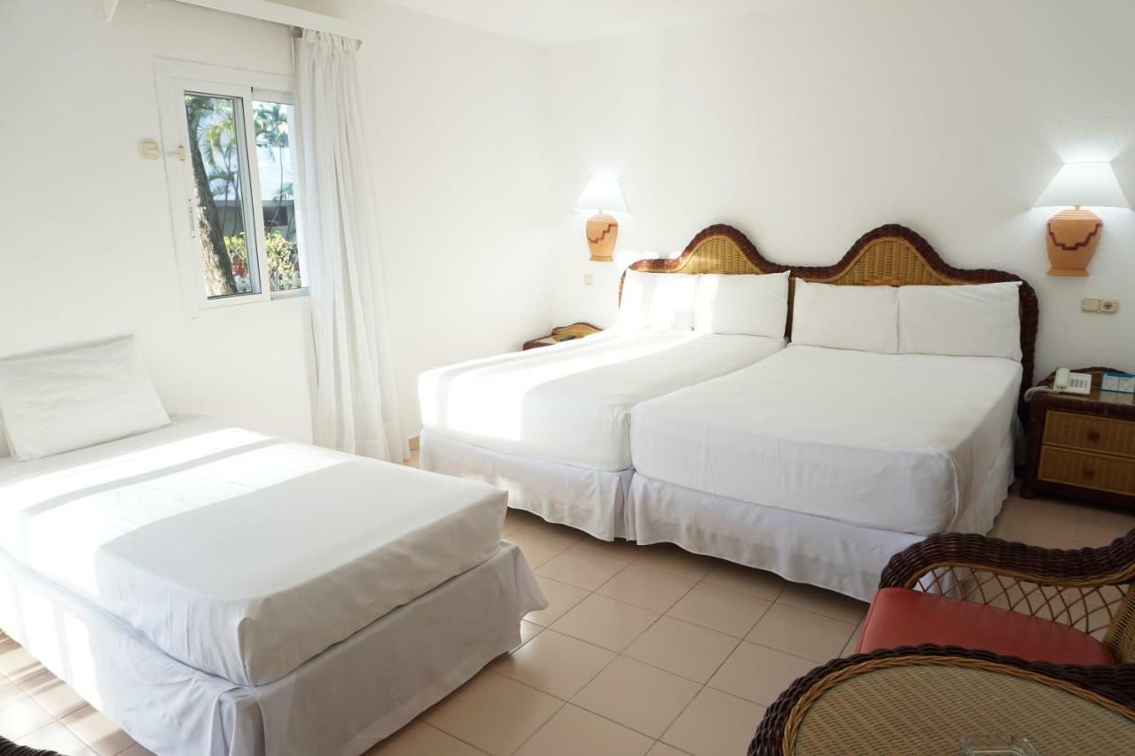 Chambre Familiale (3 Adultes + 2 Enfants)