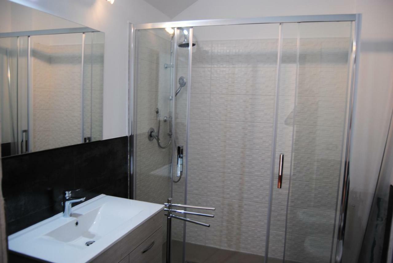 Double or Twin Room Private Bathroom