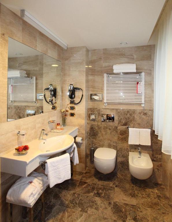 Family Room,51189286:JPEG