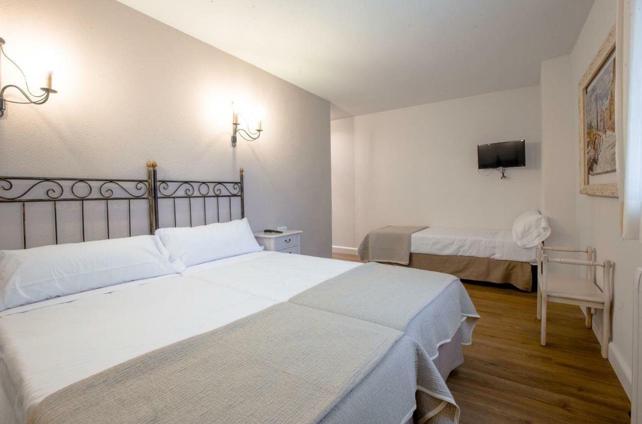 Triple Room,909566482:JPEG