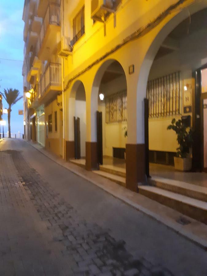 Twin Room with Street VIew