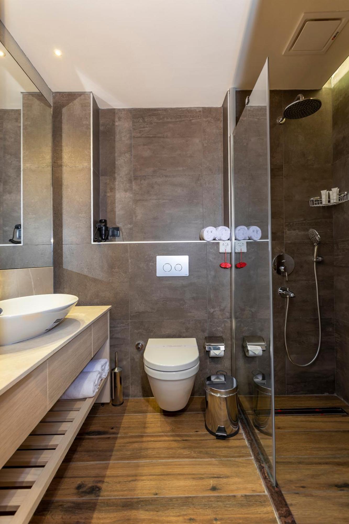 Deluxe Triple Room with Sea View