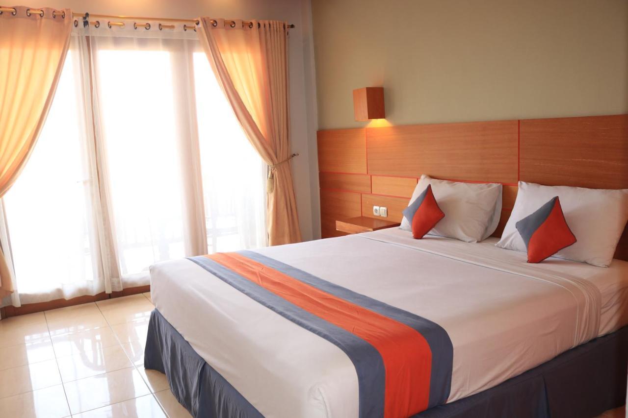 Ground Floor Deluxe Room with Pool Access