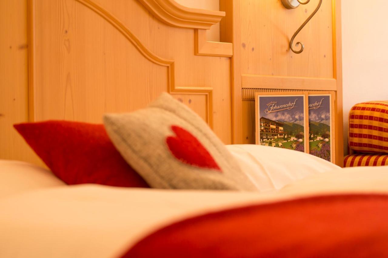 Double Room with Balcony,944436355:JPEG