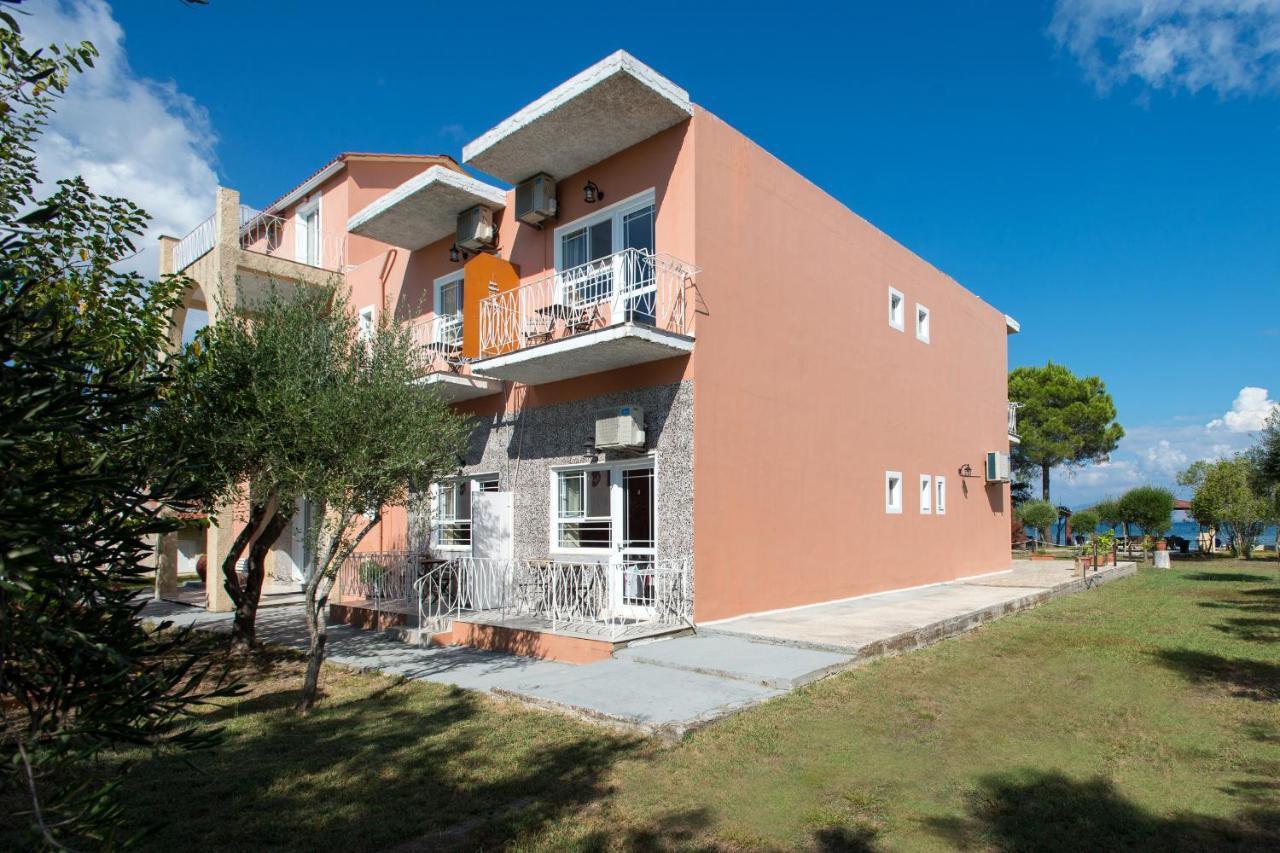 Apartamento de 1 dormitorio con vistas al jardín (2 adultos)