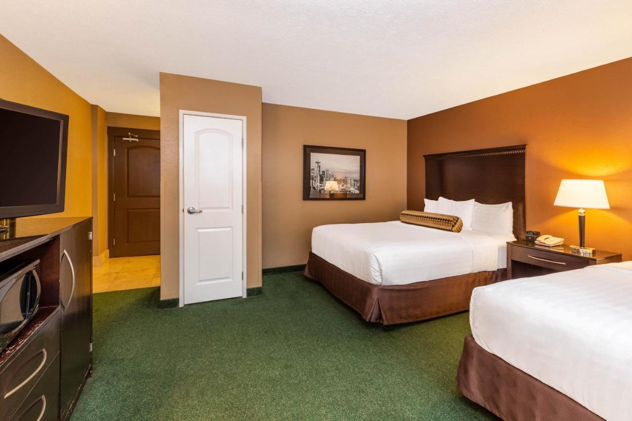 Queen Room Two Queen Beds Non-Smoking