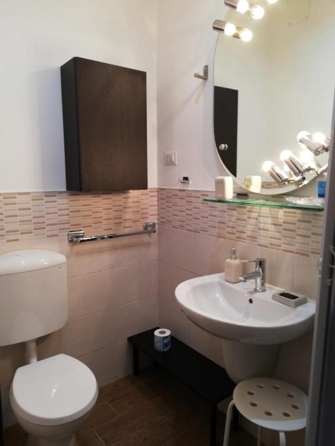 Camera Matrimoniale/Doppia con Letti Singoli con Bagno Privato