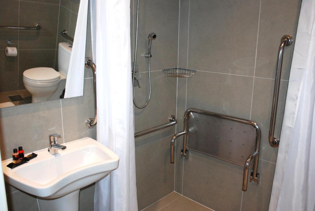 Quarto com 2 Camas de Solteiro - Acesso para Hóspedes com Mobilidade Reduzida