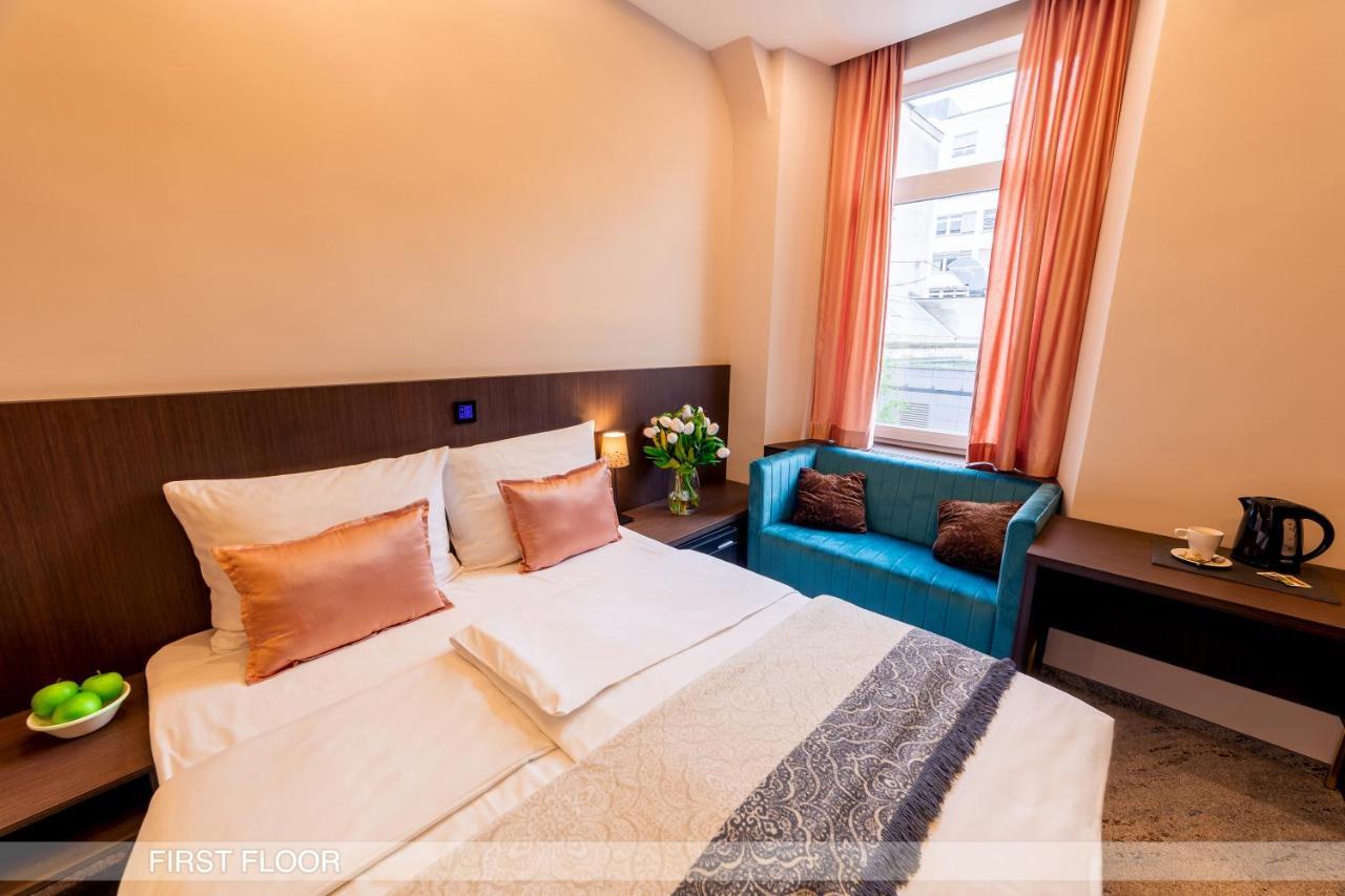 Double Room,957631210:JPEG