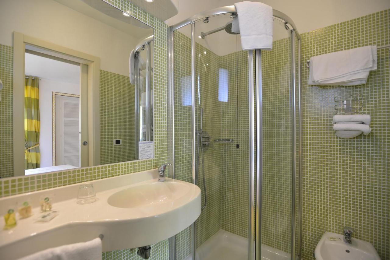 Triple Room,957779641:JPEG