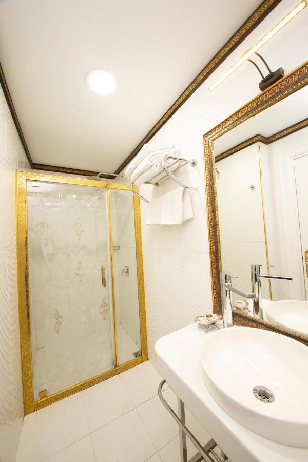 Deluxe Double Room (2 Adults + 1 Child),984341206:JPEG