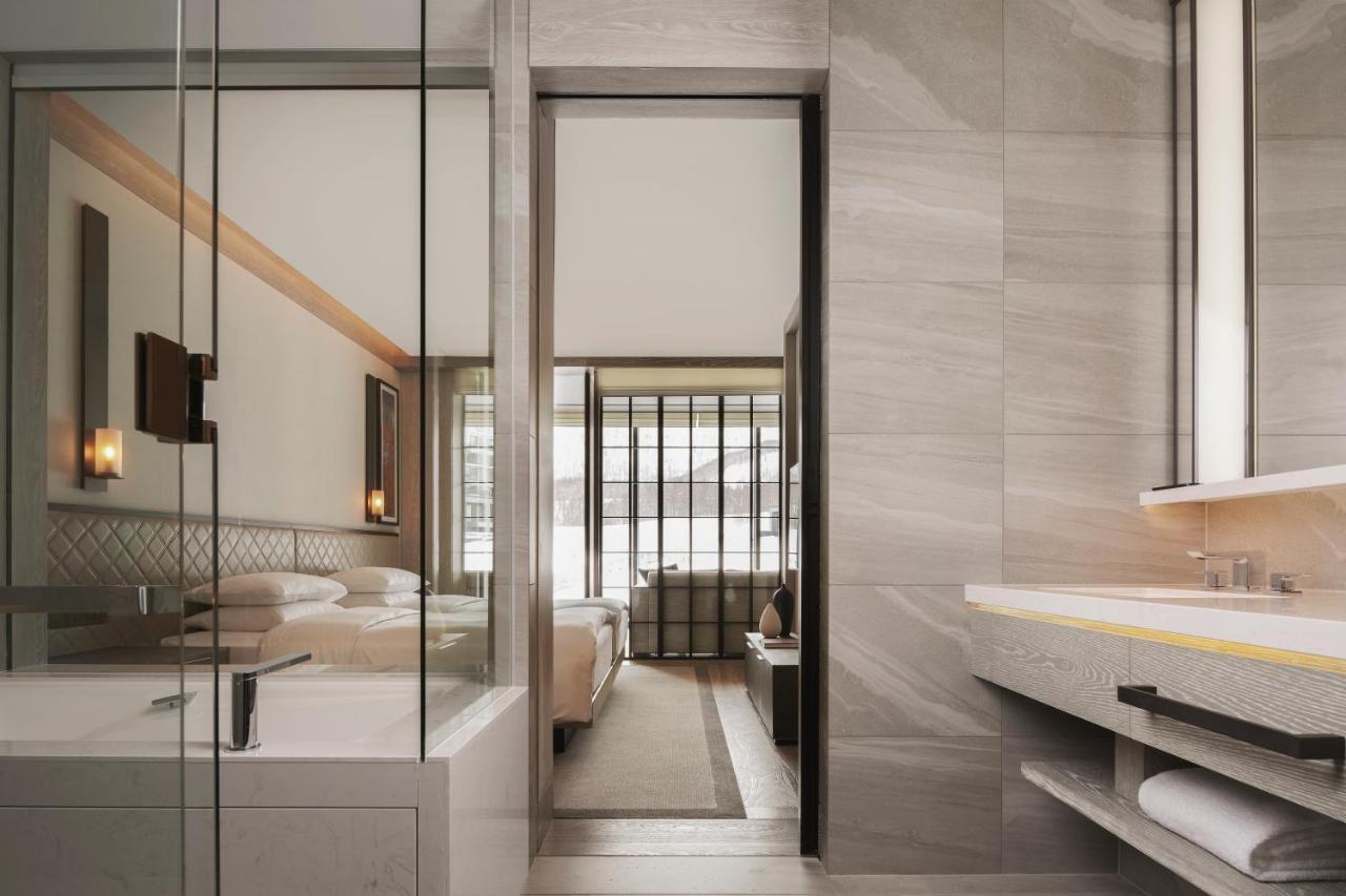 Suite with Two Single Beds and Mountain View