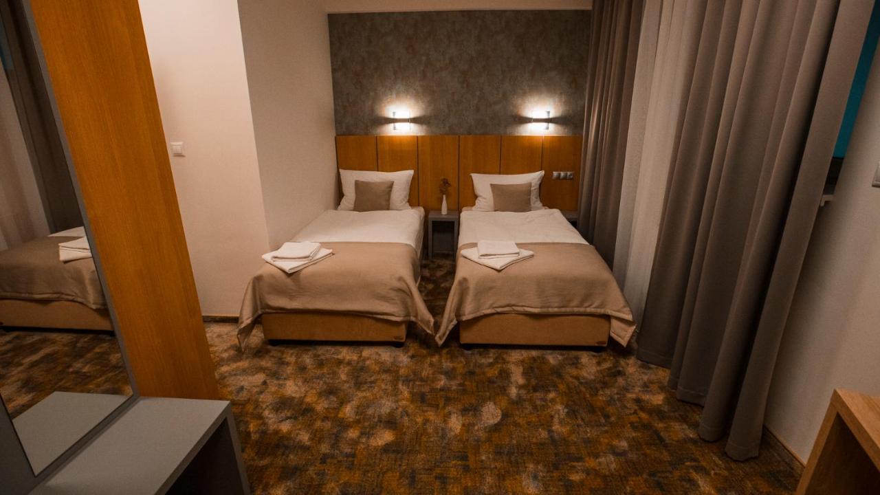 Economy Twin Room with Private Bathroom