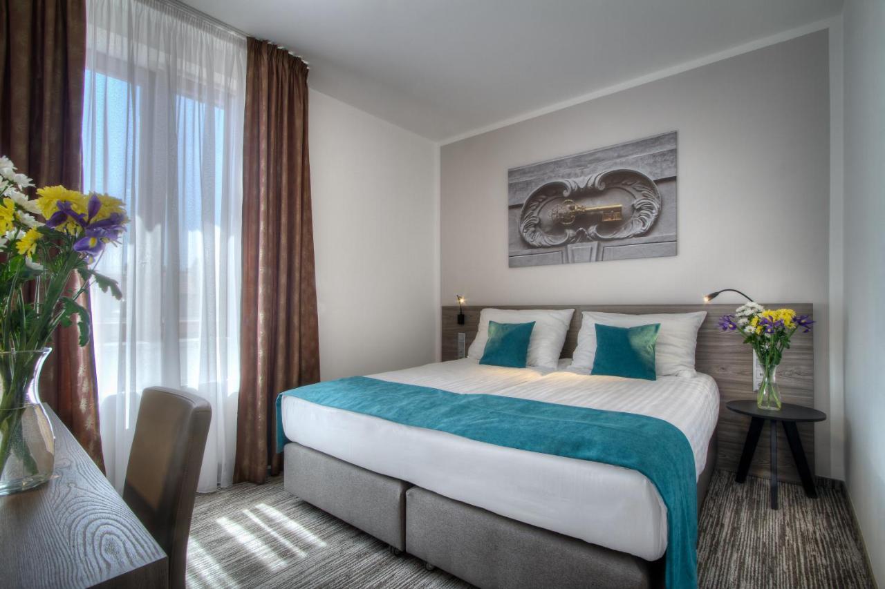 Triple Room,995306353:JPEG