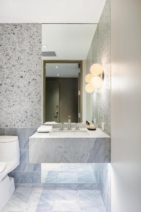 Suite 1 Chambre Lit King-Size Century Plaza avec 2 Salles de Bains et Bureau