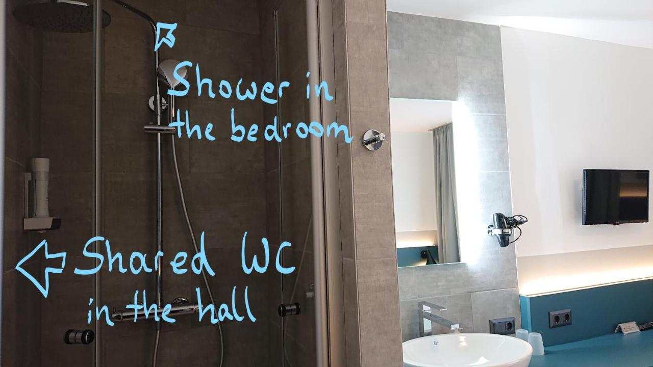Habitación Doble con ducha privada y aseo compartido