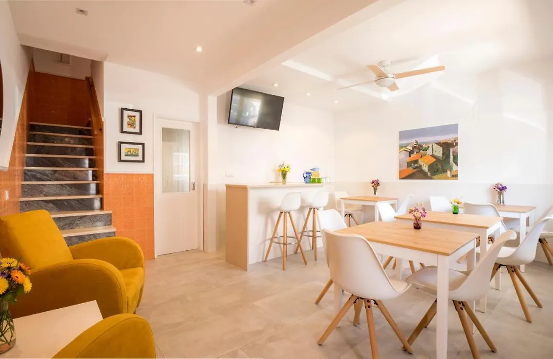 Alto Mar Inn-1